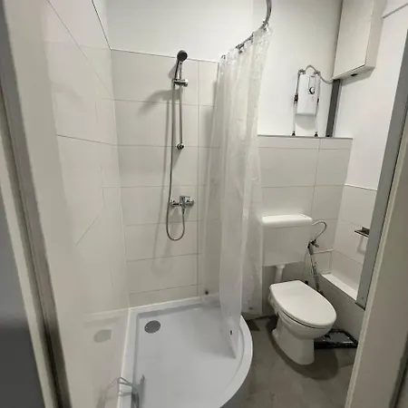 דירה Neuwertiges Mit Schnellem Wlan, Netflix, Glasfaser, Kostenlose Privatparkplatz Auch Fuer Transporter Geeignet R25