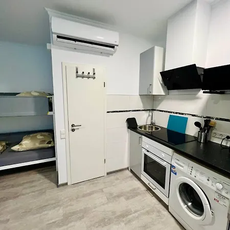 Neuwertiges Mit Schnellem Wlan, Netflix, Glasfaser, Kostenlose Privatparkplatz Auch Fuer Transporter Geeignet R25 פרייברג אם נקאר