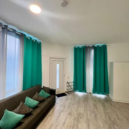 Neuwertiges Mit Schnellem Wlan, Netflix, Glasfaser, Kostenlose Privatparkplatz Auch Fuer Transporter Geeignet R25