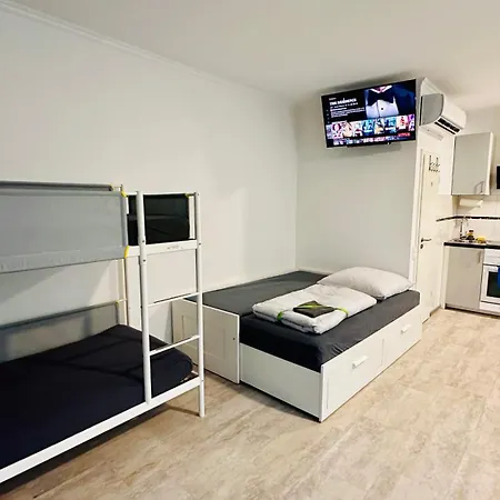 Neuwertiges Mit Schnellem Wlan, Netflix, Glasfaser, Kostenlose Privatparkplatz Auch Fuer Transporter Geeignet R25 דירה פרייברג אם נקאר