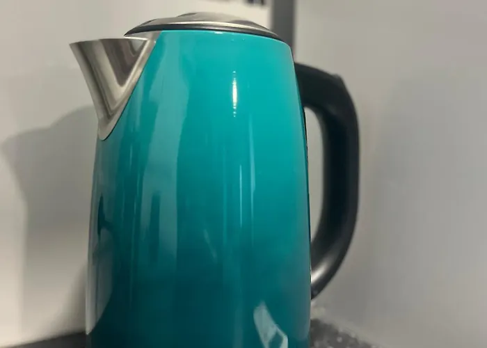 Neuwertiges Mit Schnellem Wlan, Netflix, Glasfaser, Kostenlose Privatparkplatz Auch Fuer Transporter Geeignet R25 *