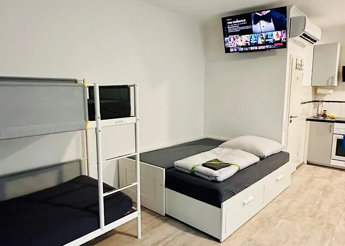 Neuwertiges Mit Schnellem Wlan, Netflix, Glasfaser, Kostenlose Privatparkplatz Auch Fuer Transporter Geeignet R25 Апартаменты Фрайберг-ам-Неккар